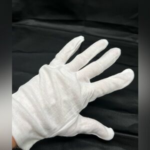 White cotton gloves 83 pairs